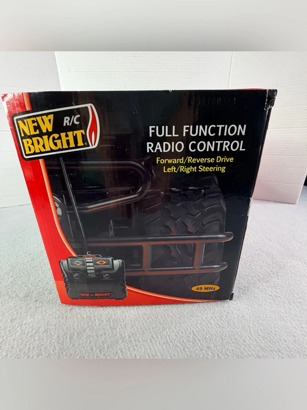 Bright RC Yellow Hummer H3 2009 NOS R-C Vehicle R10 NEW SEALED Radio Control